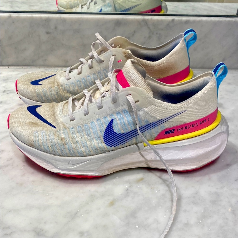 Nike Invincible Run 3 - men’s 10- White with Blue and Pink Accents